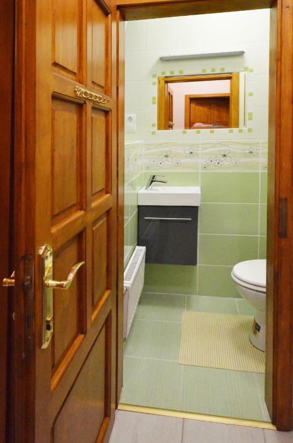 شقة Bathory Apartman إغير المظهر الخارجي الصورة